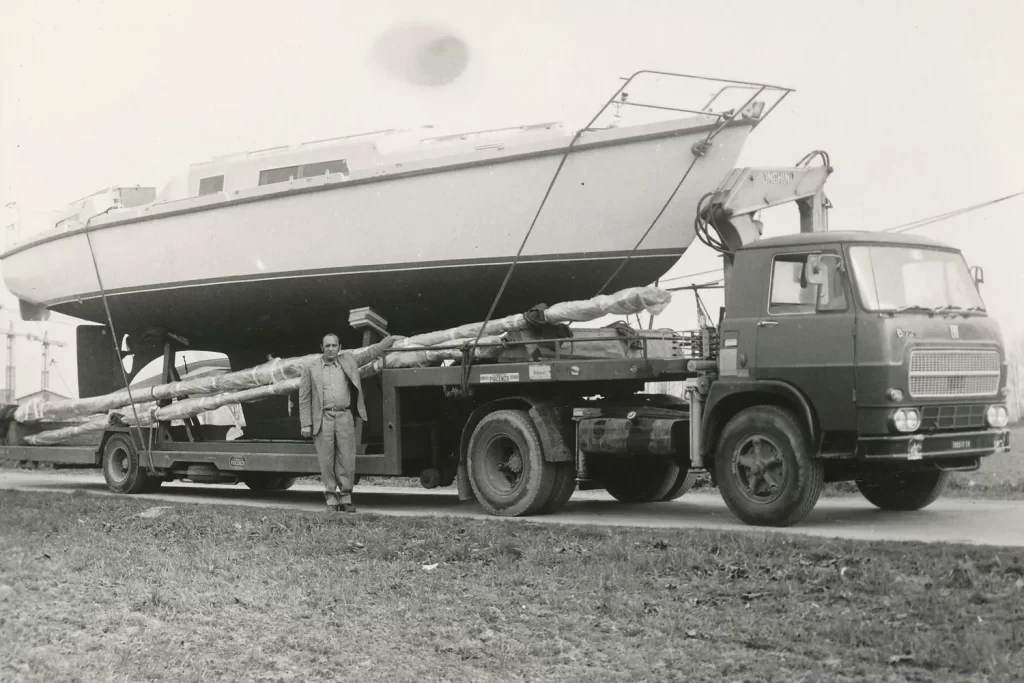Marcarini Autotrasporti trasporto imbarcazione anni 60