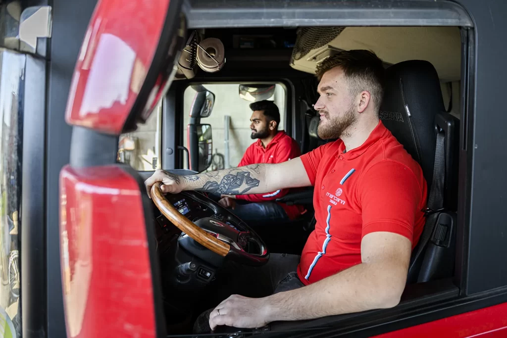 Marcarini Autotrasporti camionisti a bordo